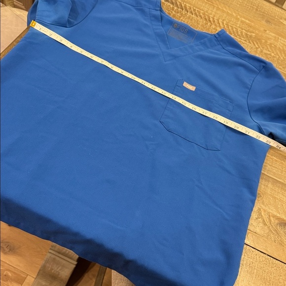 Figs Men's scrub top - Picture 5 of 8
